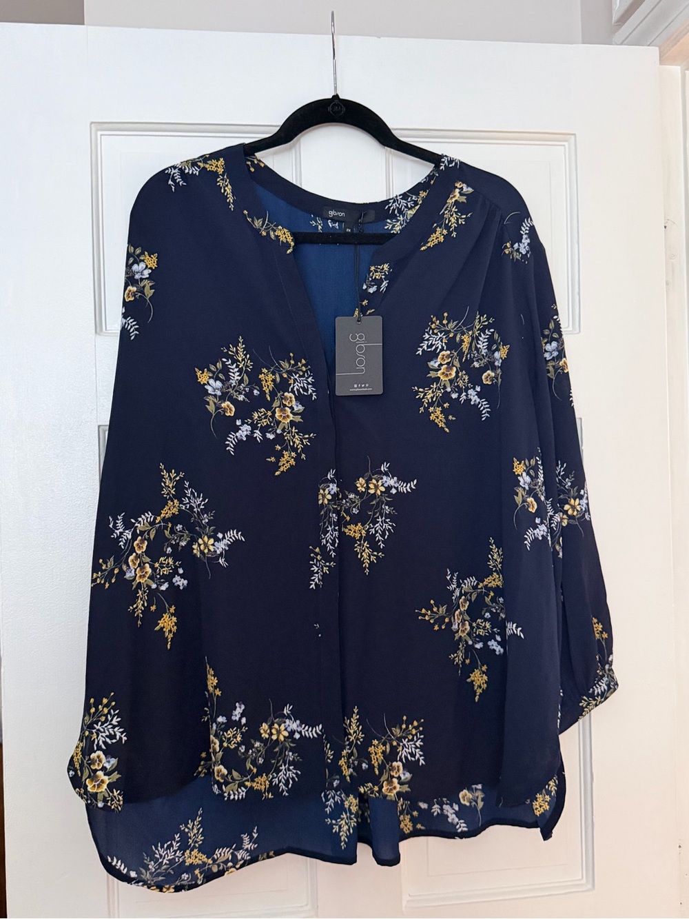 Gibson Navy Floral Split-Neck Blouse